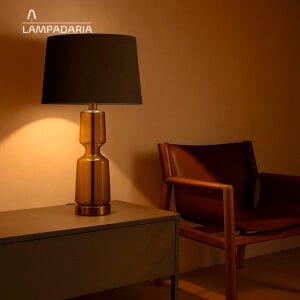 Abajur vidro âmbar com detalhes em bronze e cúpula marrom