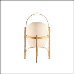 O Abajur Woodhandle da Lampadaria é uma peça de design contemporâneo que combina materiais naturais e design minimalista. Sua base em tiras e alças de madeira maciça de Carvalho Europeu, com acabamento natural em tom claro, confere leveza e personalidade ao ambiente. A cúpula esférica em vidro fosco leitoso difunde a luz de forma suave, criando uma atmosfera acolhedora e convidativa.